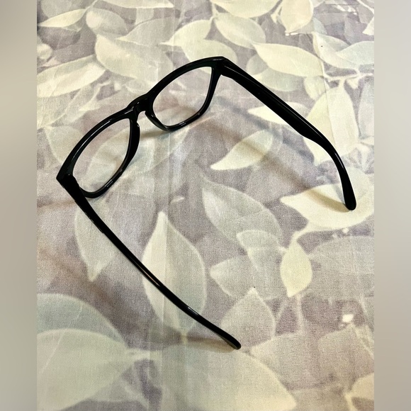 Authentic Oakley Frogskins Men's Black Frame Sunglasses with Case, Frame Only - Picture 2 of 7